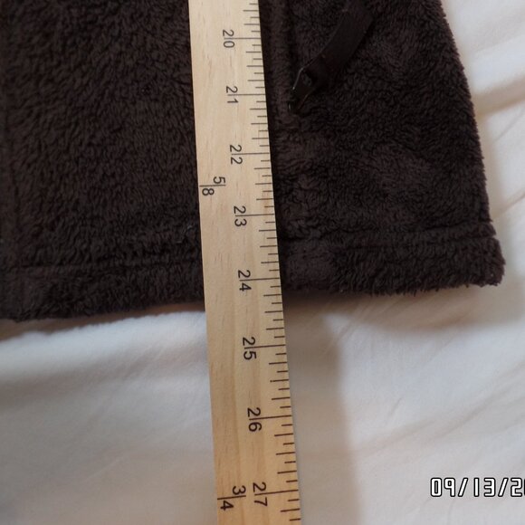 Disneyland Resort Winnie the Pooh and Piglet embroidered Fleece Jacket Medium - Picture 15 of 16